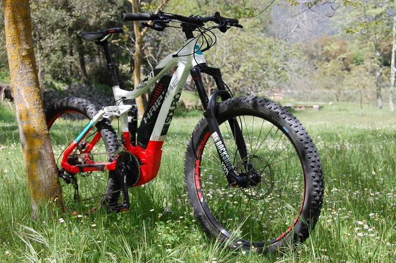 Fodo de Ruta guiada amb bicicleta elèctrica de muntanya amb bany a gorges i picnic